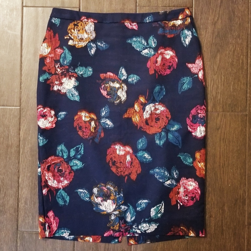 Beautiful Navy Pencil Skirt with POCKETS!!!